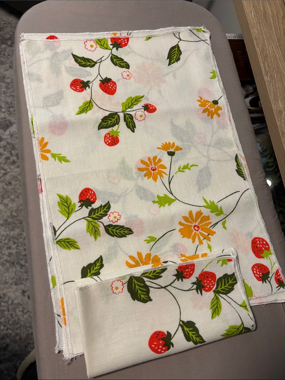Vintage cotton blend strawberry placemats and napkins